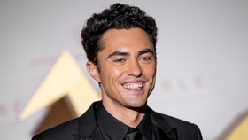 Darren Barnet, Model Pria Pertama Victoria's Secret
