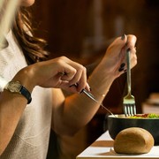 Jalani Ibadah dengan Lancar, Ini 3 Cara Terbaik untuk Makan Sehat Selama Ramadan