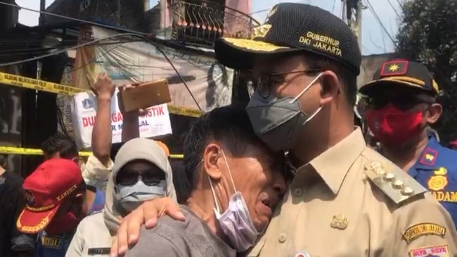 "Kami di Pemprov DKI Jakarta tidak akan membiarkan warga sendirian dalam menghadapi musibah ini," kata Anies Baswedan.
