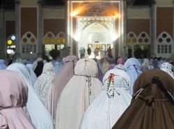 Niat Sholat Idul Fitri Berjamaah Lengkap Tata Caranya
