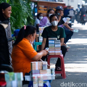 Kata MUI soal Hukum Menukar Uang untuk Idul Fitri 2022