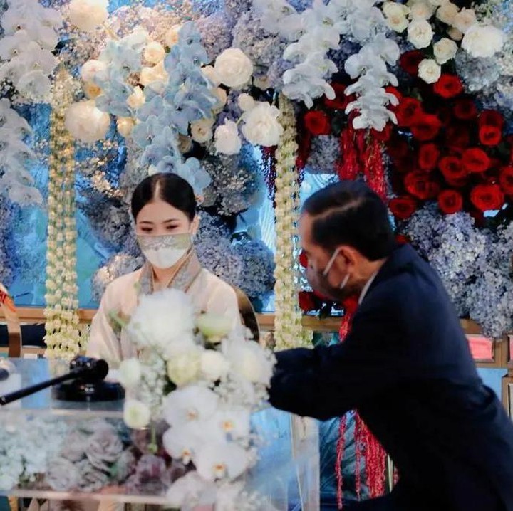 <p>Dalam acara tersebut, Presiden Joko Widodo serta istrinya, Iriana, hadir sebagai saksi pernikahan. Selain itu, turut hadir pula Ketua MPR Bambang Soesatyo. (Foto: Instagram @hary.tanoesoedibjo)</p>