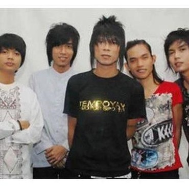 Lirik Lagu Selingkuh - Kangen Band