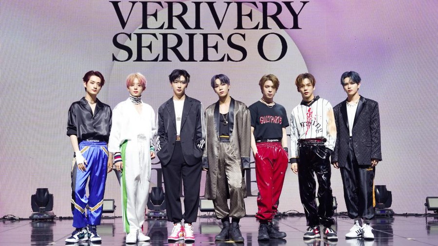 Lirik Lagu Undercover - VERIVERY