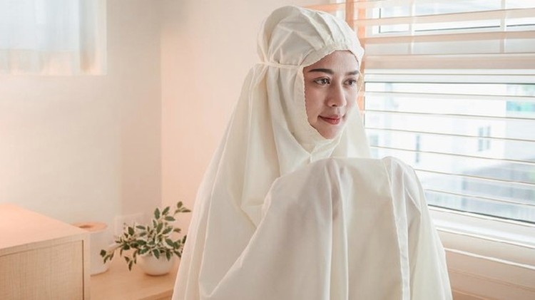 Apakah tata cara mandi wajib usai berhubungan seks sebelum salat Ied dan hari biasa sama saja? Simak ulasannya di sini, Bunda.