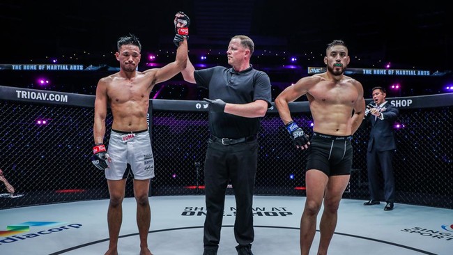 Laga pembuka ONE 156 diawali kemenangan atlet Malaysia Keanu Subba atas James Yang, anak didik dari sang petarung MMA terbaik sepanjang masa Demetrious Johnson.