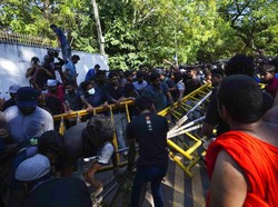 Pemimpin Oposisi Sri Lanka Jadi Sasaran Amuk Pedemo di Kolombo