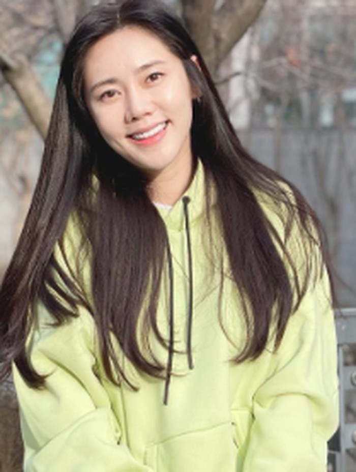 Setelah 10 tahun berkarier sebagai aktris lewat peran-peran kecil, Choo Ja Hyun akhirnya mulai dikenal ketika membintangi film Bloody Tie dengan peran sebagai pecandu narkoba./ foto: instagram.com/choo.jahyun