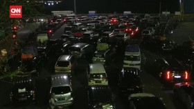 VIDEO: Pemudik Tujuan Sumatera Mulai Padati Pelabuhan Merak