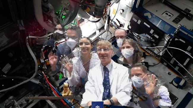 NASA mengirim tim dokter menggunakan metode holoportasi atau gabungan hologram dan teleportasi.