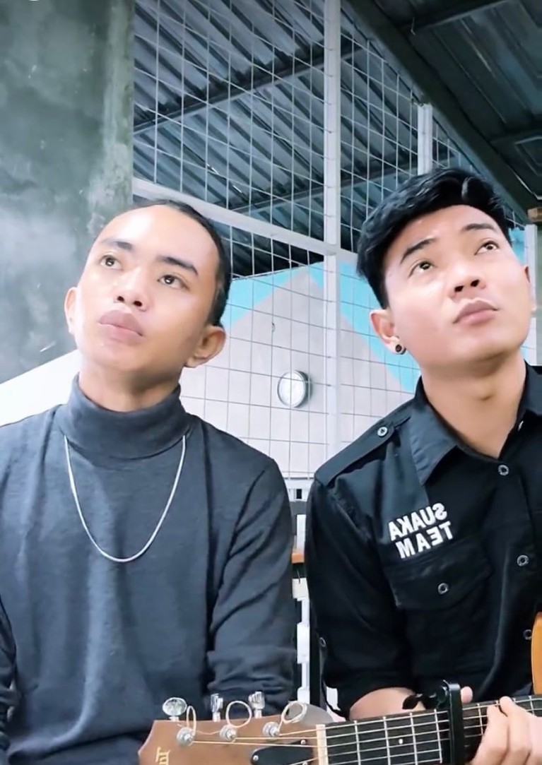 Tri Suaka dan Zinidin Zidan Tri Suaka dan Zinidin Zidan