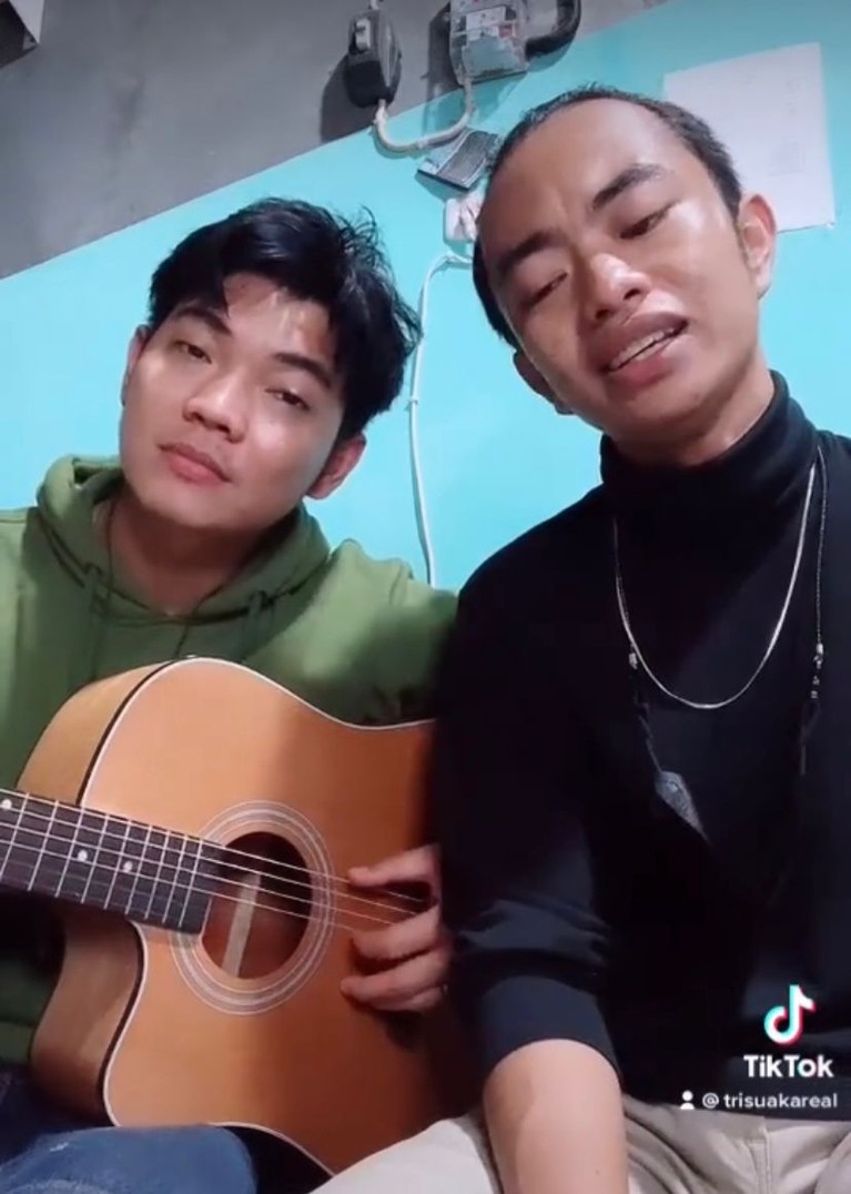 Tri Suaka dan Zinidin Zidan Tri Suaka dan Zinidin Zidan