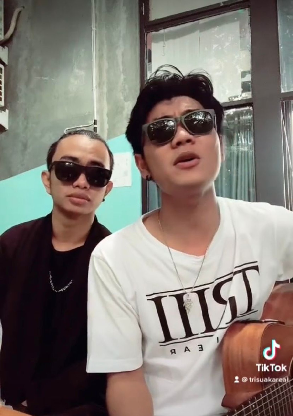 Tri Suaka dan Zinidin Zidan