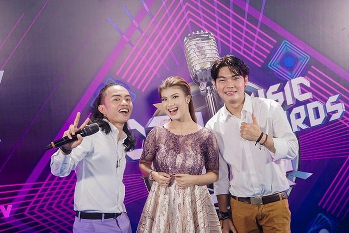 Tri Suaka dan Zinidin Zidan