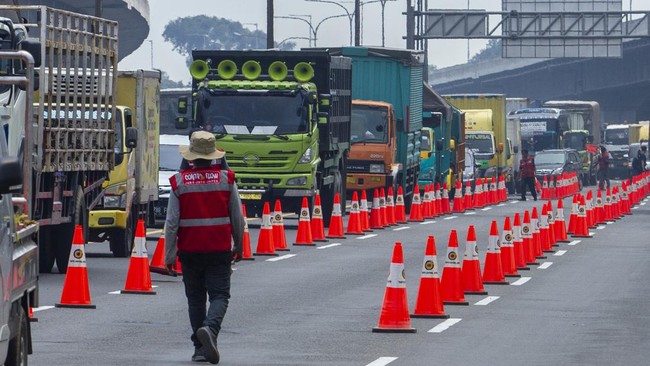 Korlantas Polri menerapkan ganjil genap di sejumlah ruas tol pada 27 sampai 30 Maret, atau saat arus mudik lebaran 2025.