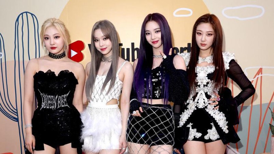 INDIO, CALIFORNIA - APRIL 23: (L-R) Ningning, Karina, Winter and Giselle of the South Korean girl group Aespa attend the YouTube Artist Lounge during Weekend 2 of Coachella 2022 at Empire Polo Club on April 23, 2022 in Indio, California.   Roger Kisby/Getty Images for YouTube/AFP (Photo by Roger Kisby / GETTY IMAGES NORTH AMERICA / Getty Images via AFP)