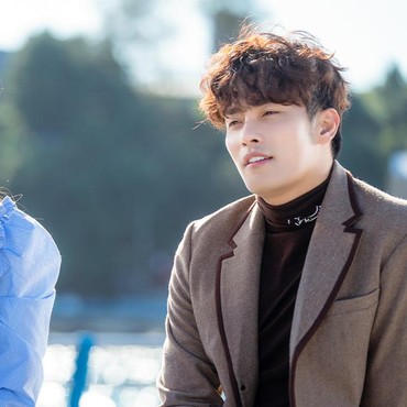 Potret Reuni Im Soo Hyang & Sung Woon di Drama Korea 'Woori the Virgin'