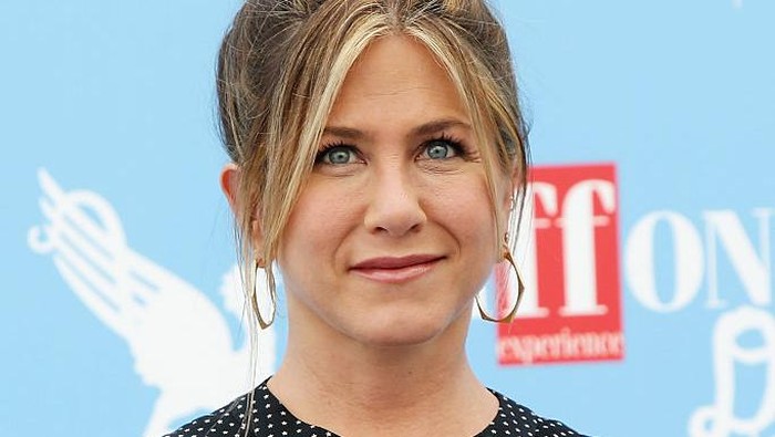 GIFFONI VALLE PIANA, ITALY - JULY 23:  Jennifer Aniston attends the Giffoni Film Festival Day 9 photocall on July 23, 2016 in Giffoni Valle Piana, Italy.  (Photo by Vittorio Zunino Celotto/Getty Images for Giffoni Film Festival)