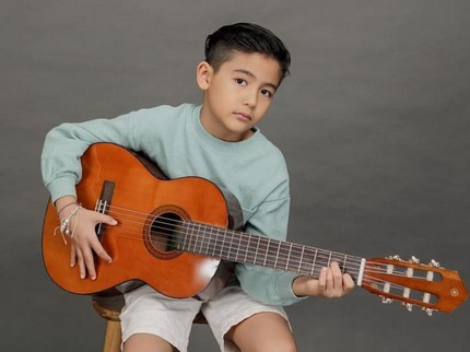 7 Potret Ryshaka Anak Sharena dan Delon, Ganteng dan Hobi Main Gitar Bun
