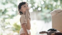 <p>Melalui media sosial masing-masing, keduanya kerap membagikan potret Bjorka dan Mars. Namun belakang, baby Mars menarik perhatian nih, Bunda. (Foto: Instagram @ringgoagus)<br /><br /><br /></p>