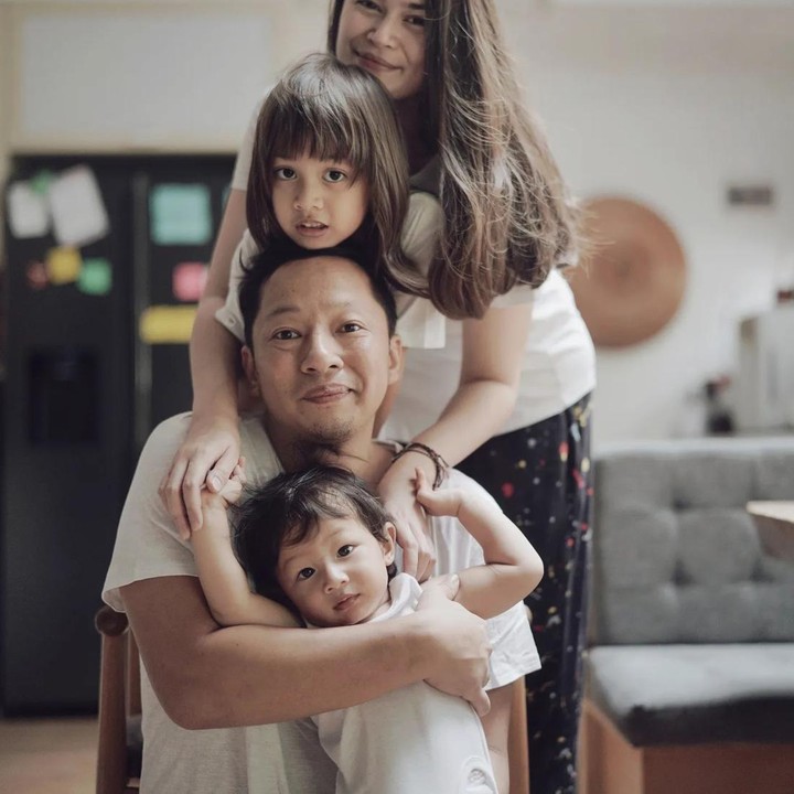 <p>Pasangan Ringgo Agus dan Sabai Morscheck kini sudah menjadi orang tua dari dua putra, Bunda. Anak-anak mereka bernama Bjorka Dieter Morscheck dan Curtis Ziggy Mars Morscheck.(Foto: Instagram @ringgoagus)<br /><br /><br /></p>