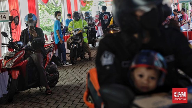Kenaikan harga BBM tersebut mengubah perilaku pengendara motor dalam hal membeli bahan bakar.