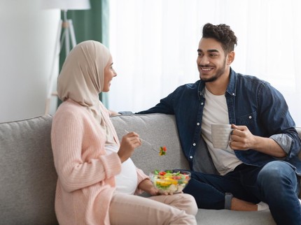 Tips Menyantap Hidangan Lebaran agar BB Bumil Tak Melonjak Drastis