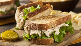 Resep Praktis Sahur: Tuna Mayo Toast