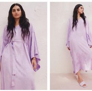 Tampil Playful di Halal Bihalal dengan Pilihan Kaftan Berbagai Warna Berikut