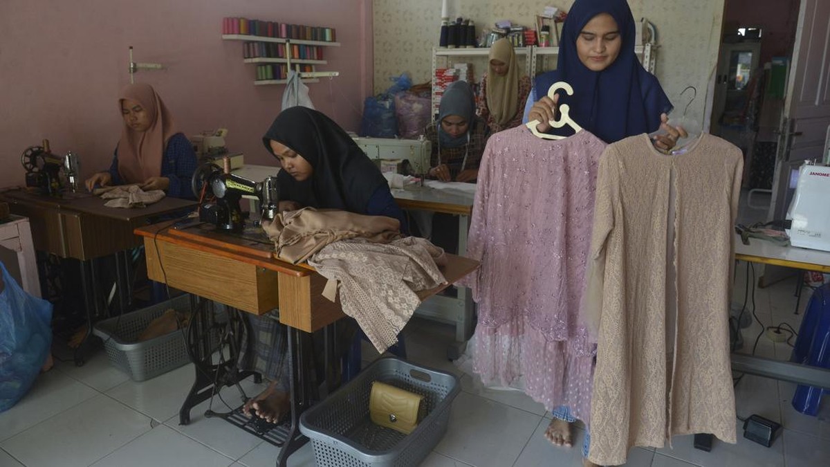 FOTO: Penjualan Melonjak, Berkah Ramadan Mampir ke Industri Fesyen