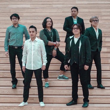 Lirik Lagu Gadis Malam - Java Jive