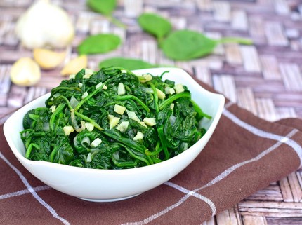 3 Resep Sayur Bayam Berbagai Variasi, Bukan Cuma Sayur Bening Bun