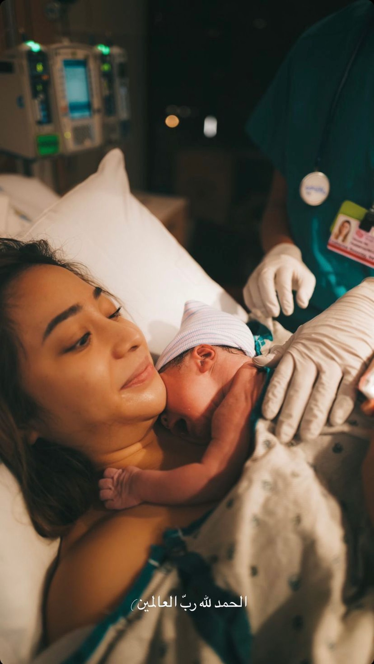 Momen Nikita Willy momong baby Izz