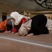 Sering Mengantuk saat Tarawih? Hindari 5 Kebiasaan Ini Agar Ibadah Lancar di Bulan Ramadan