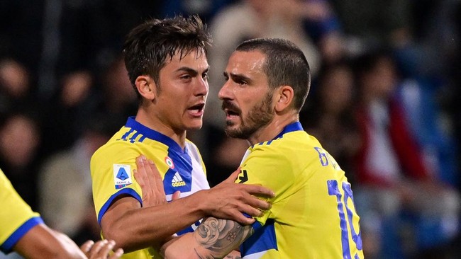 Juventus menang dramatis 2-1 atas Sassuolo pada pekan ke-34 Liga Italia di Stadion MAPEI, Selasa (26/4) dini hari waktu Indonesia.