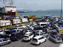 Musim Liburan Nataru 600 Ribu Orang Menyeberang dari Pulau Jawa ke Sumatera