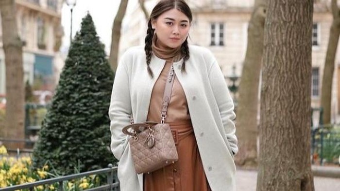 Tampil Stylish bagi Tubuh Plus Size ala Clarissa Putri