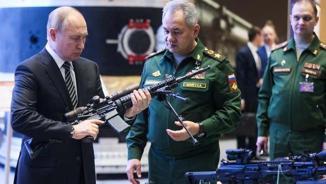 Wakil ketua parlemen Duma sekaligus eks jenderal Rusia, Andrei Gurulev, kehabisan kata merespons kekalahan pasukan Putin dari Ukraina di kota kunci Donetsk.