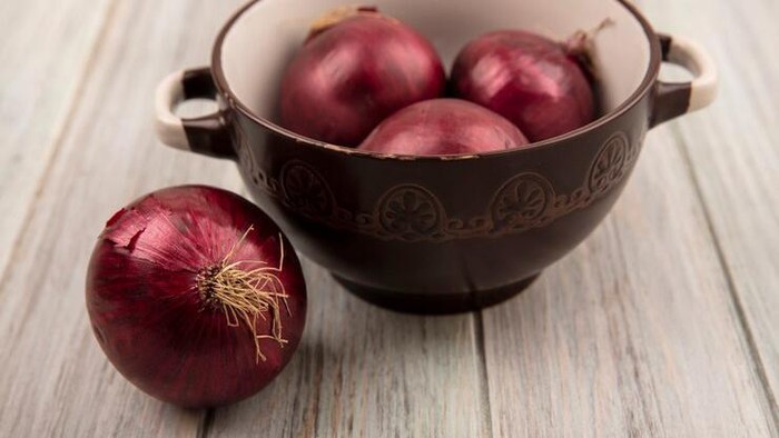 Ikuti 6 Cara Menyimpan Bawang Merah Ini Agar Bisa Tahan Lama, Ditinggal Liburan Tetap Aman!