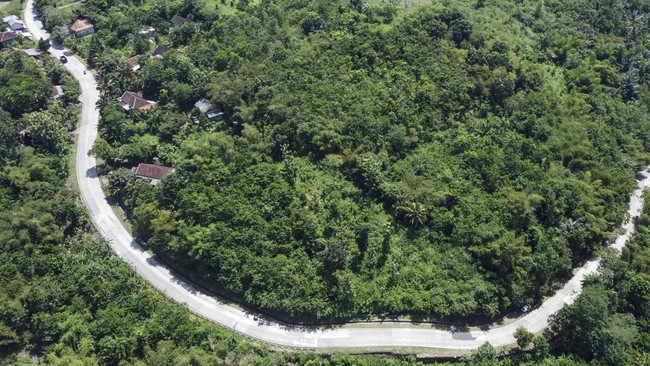 Jokowi meminta KemenPUPR untuk memperbesar jalur Pantai Selatan (Pansela) Pulau Jawa agar diminati para pemudik ke depannya.