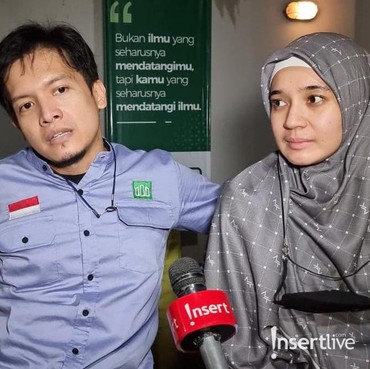 Tak Mudik, Dimas Seto-Dhini Aminarti Maksimalkan Ibadah Akhir Ramadan