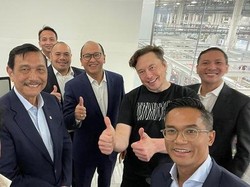 8 Penampilan Santai Elon Musk Bertemu Pejabat Indonesia, Pakai Kaus Oblong