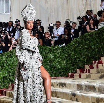 Gaun Paling Kontroversial di Met Gala, Ada yang Sampai Dilarang Tampil