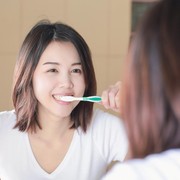 Dianggap Sepele, 5 Kebiasaan Kecil ini Justru Dapat Merusak Gigimu!