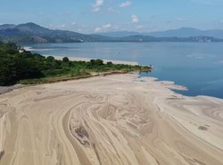 Viral Laut Bima Berubah Warna Cokelat, DLH Ambil Sampel Air