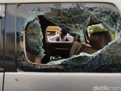 Detik-detik Puluhan Sopir Elf Cianjur Rusak Mobil Diduga Travel Gelap
