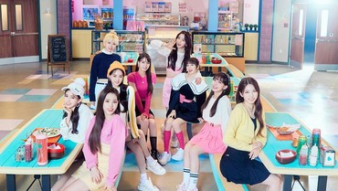 NiziU Bakal Tampilkan 'ASOBO' dalam Bahasa Inggris di KCON2022 Premiere