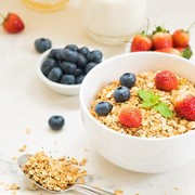 5 Cara Mudah Membuat Oatmeal untuk Bikin Perut Rata, Beauties Wajib Coba!