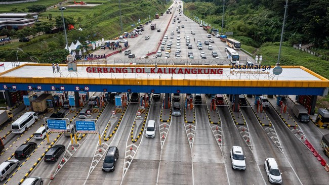 Sistem ganjil genap, one way, dan contra flow ini diterapkan di Tol Karawang Barat KM 47 sampai Gerbang Tol Kalikangkung KM 414.