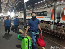 Pemudik Naik Kereta Api Gratis dari Jakarta Mulai Tiba di Stasiun Semarang